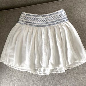 Flowy white A&F mini skirt
